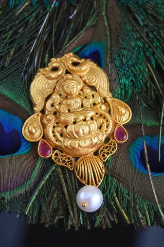 Temple lakshmi matte finish pendant set