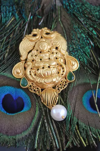 Temple lakshmi matte finish pendant set