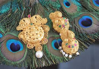 Matte finish temple lakshmi pendant set 1