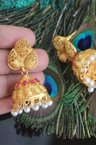 Matte finish temple lakshmi pendant set