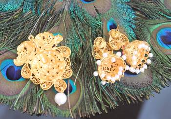 Matte finish temple lakshmi pendant set 4