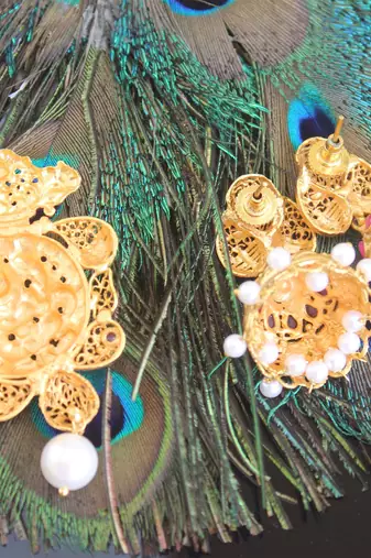 Matte finish temple lakshmi pendant set