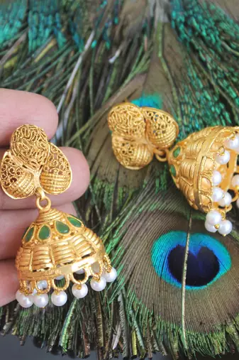 Matte finish temple lakshmi pendant set