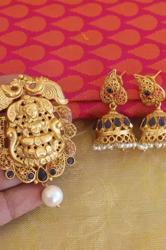 Lakshmi temple matte finish pendant set