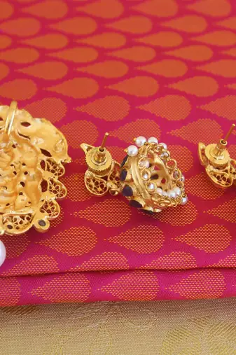 Lakshmi temple matte finish pendant set