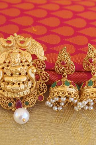Lakshmi temple matte finish pendant set
