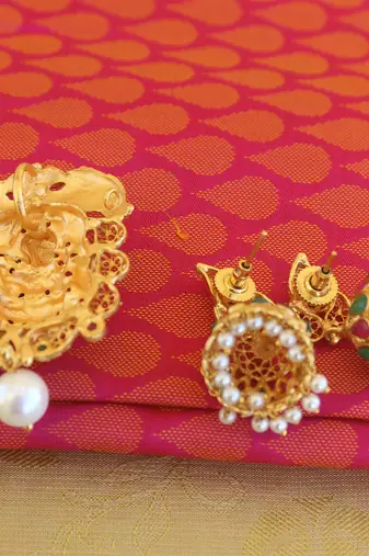 Lakshmi temple matte finish pendant set