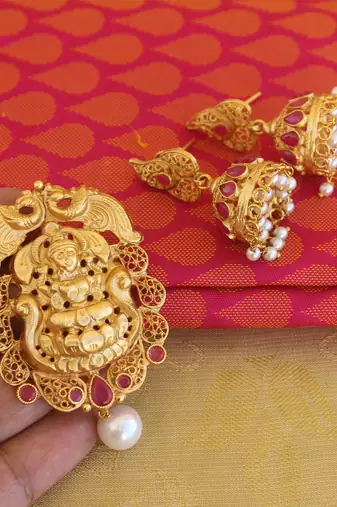 Lakshmi temple matte finish pendant set