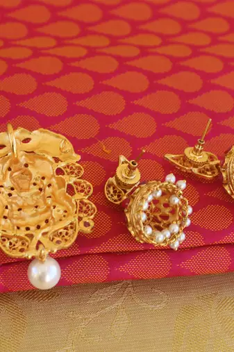 Lakshmi temple matte finish pendant set