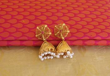 Pink color matte finish temple lakshmi pendant set 4