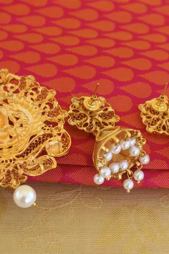 Pink color matte finish temple lakshmi pendant set