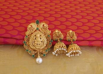 Temple lakshmi green color matte finish pendant set 1