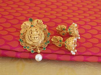 Temple lakshmi green color matte finish pendant set 2