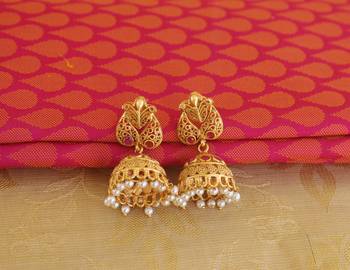 Temple lakshmi pink color matte finish pendant set 3