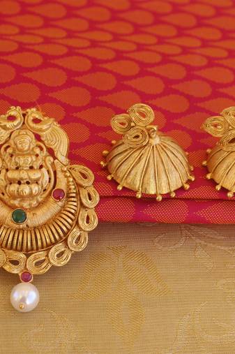 matte finish temple lakshmi pendant set