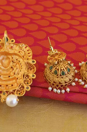 matte finish green temple lakshmi pendant set