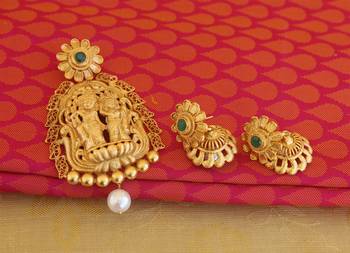 Radha krishna matte finish pendant set 2