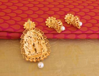 Radha krishna matte finish pendant set 5