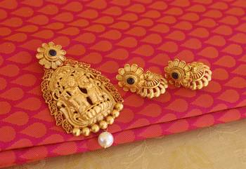 Radha krishna matte finish pendant set 2