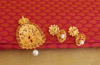 Radha krishna matte finish pendant set 4