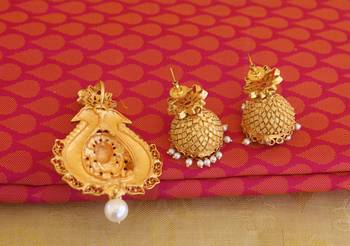 Peacock temple lakshmi matte finish pendant set 4