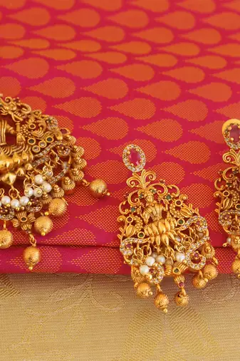 Matte finish lakshmi pendant set