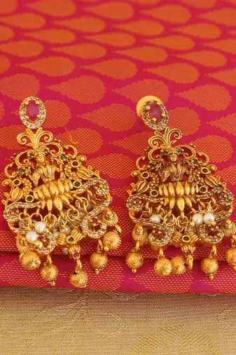 Matte finish lakshmi pendant set