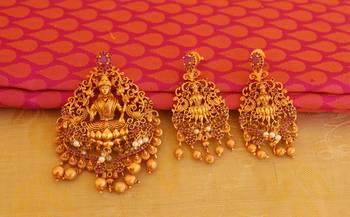 Matte finish lakshmi pendant set 1