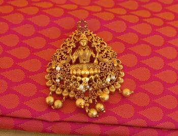 Matte finish lakshmi pendant set 3