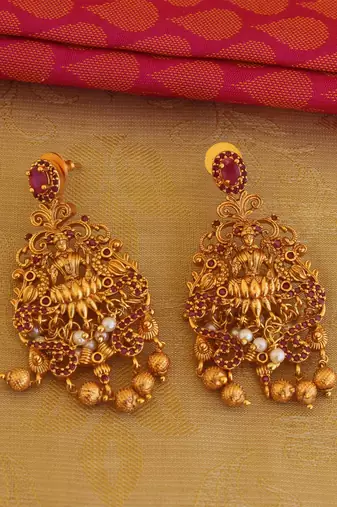 Matte finish lakshmi pendant set