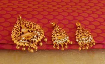 Matte finish lakshmi pendant set 5