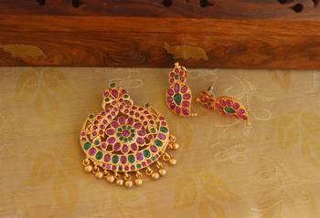 Matte finish ruby peacock pendant set 3
