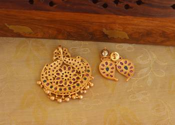 Matte finish ruby peacock pendant set 5