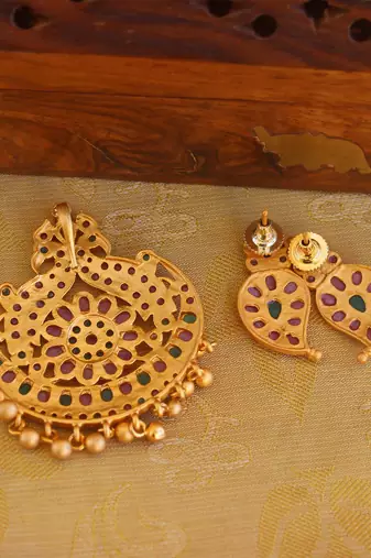 Matte finish ruby peacock pendant set