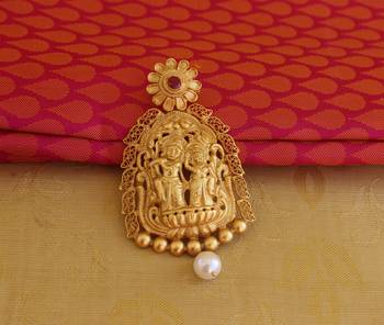 Radha krishna matte finish pendant set 3