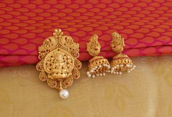 Matte finish peacock temple lakshmi pendant set 1