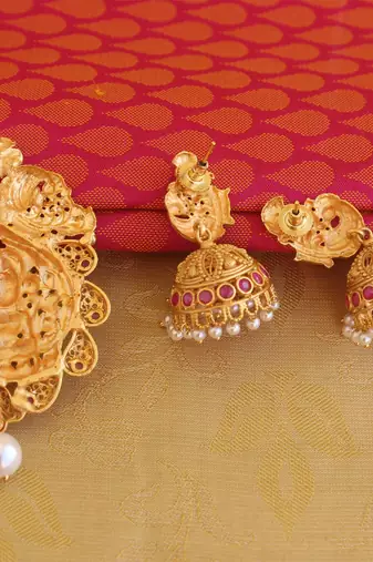 Matte finish peacock temple lakshmi pendant set