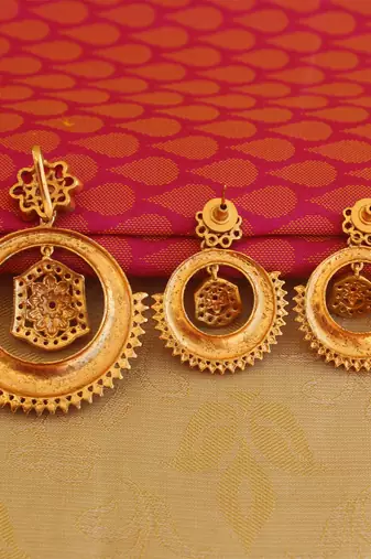 Matte finish kempu pendant set