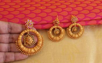 Matte finish kempu pendant set 3