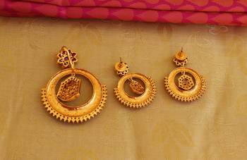 Matte finish kempu pendant set 5