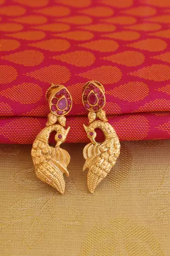 Mango shape matte finish peacock pendant set