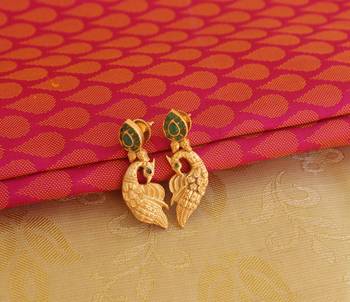 Mango shape matte finish peacock pendant set 2
