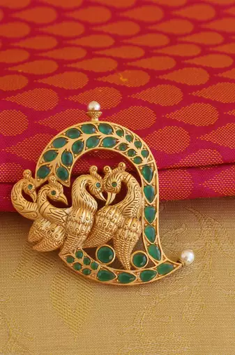 Mango shape matte finish peacock pendant set