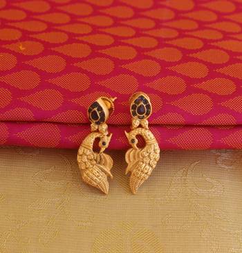 Mango shape matte finish peacock pendant set 2