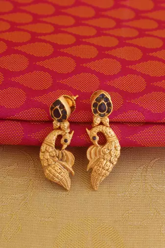 Mango shape matte finish peacock pendant set
