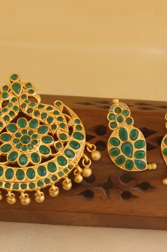 Matte finish ruby peacock pendant set