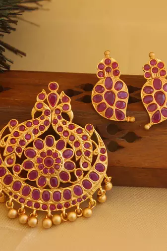 Matte finish ruby peacock pendant set
