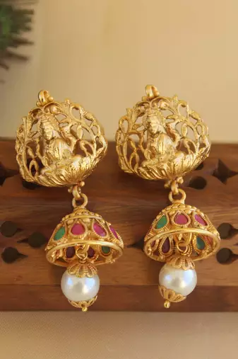 Temple matte finish lakshmi pendant set
