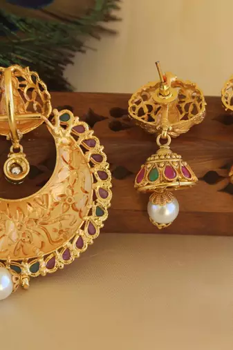 Temple matte finish lakshmi pendant set
