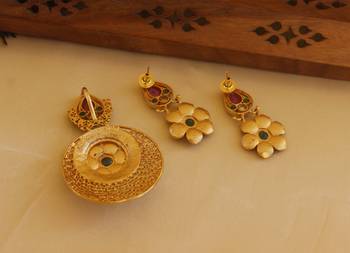 matte finish pendant set 4
